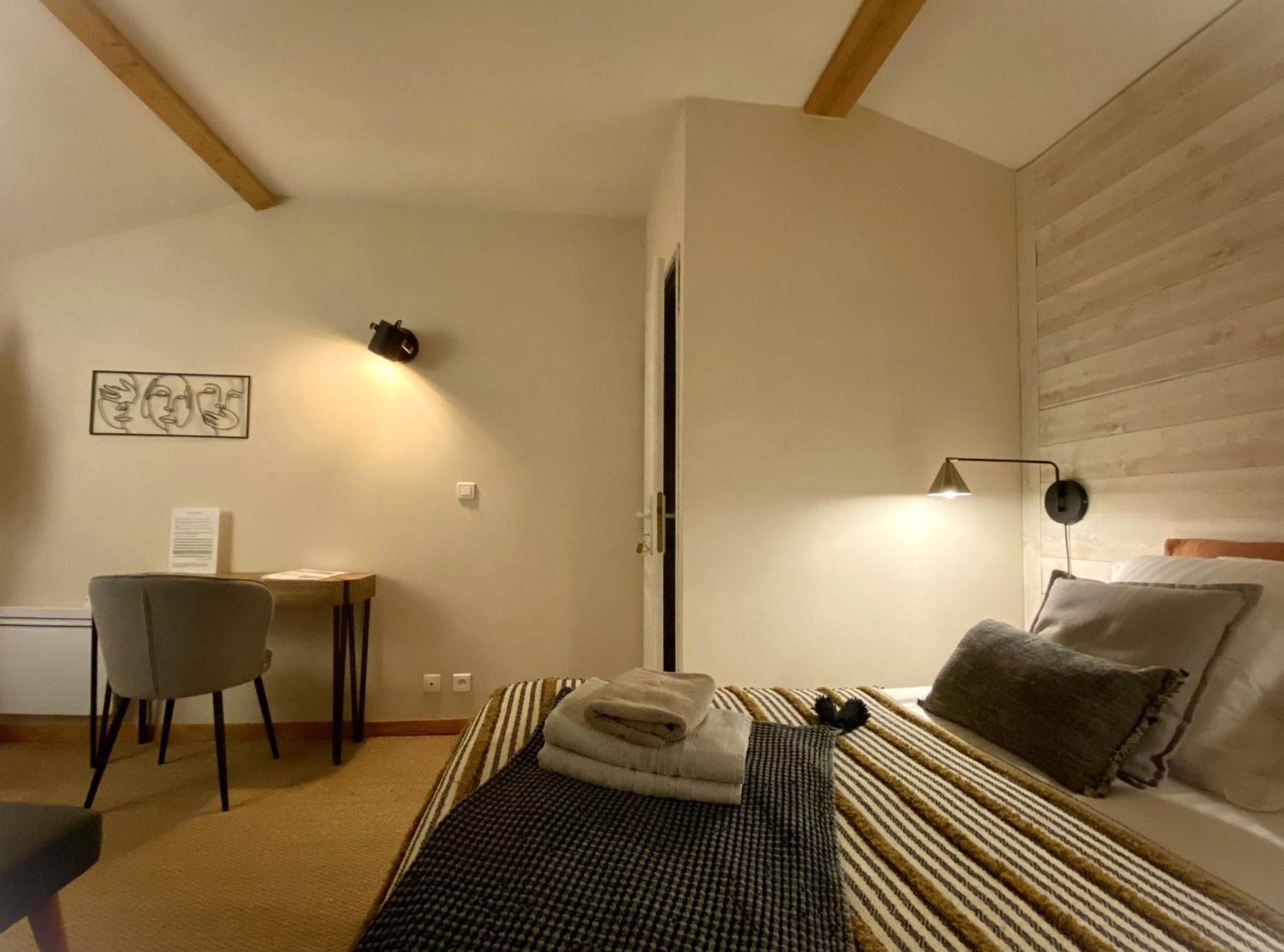 Le Logis De La Brumanderie - Saintes Fontcouverte  Δωμάτιο φωτογραφία